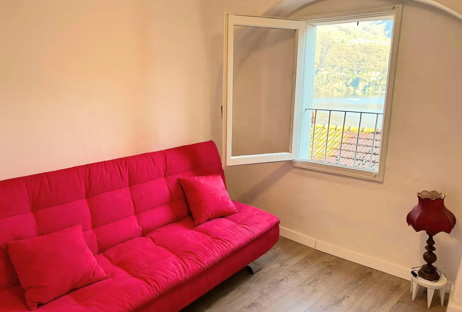 Il Capriccio Della Marchesa Apartment Carate Urio Italy
